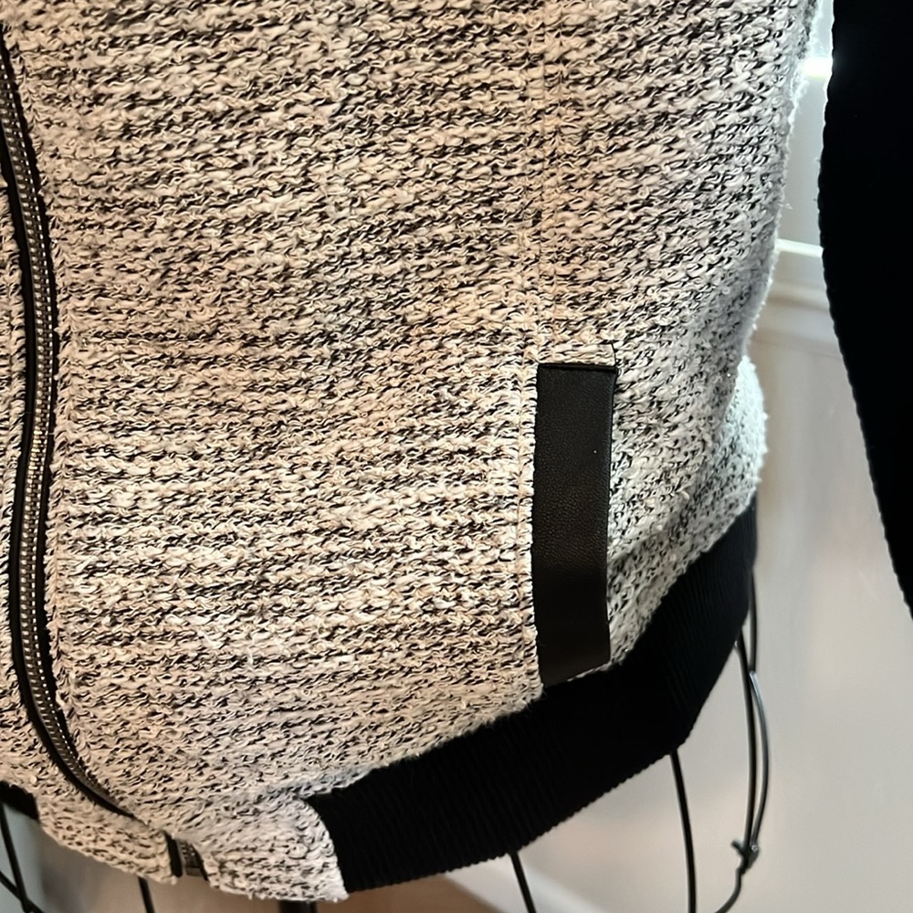 Banana Republic Bomber Jacket - Picture 4 of 8